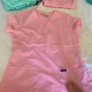 Greys Anatomy scrub set- Pink in size M